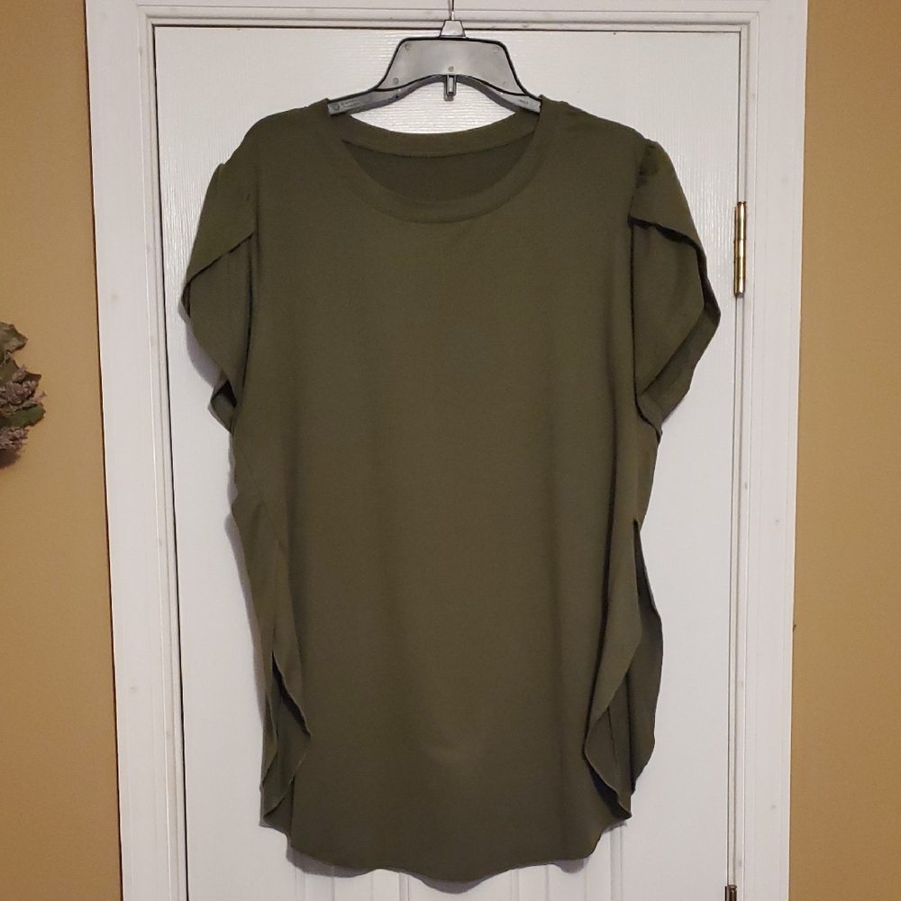 🌼SHEIN Olive Women's Tunic Top